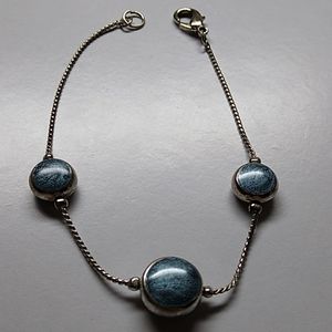 Bracelet with blue swirl